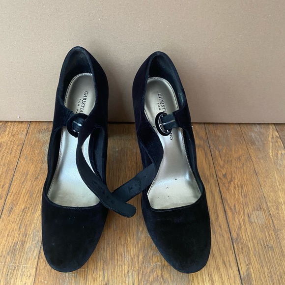 Christian Siriano Shoes - Christian Siriano Black Velvet Pumps